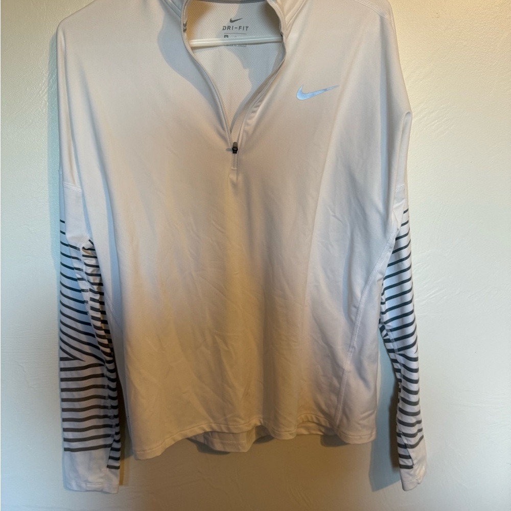 Nike Dri Fit 1/4 zip top- Md